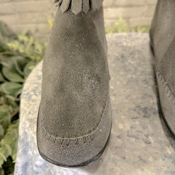 Comfort Ease by Blair - Gray Suede Moccasin Ankle Zip Booties WMS 6.5W🩶VGUC - Picture 3 of 15
